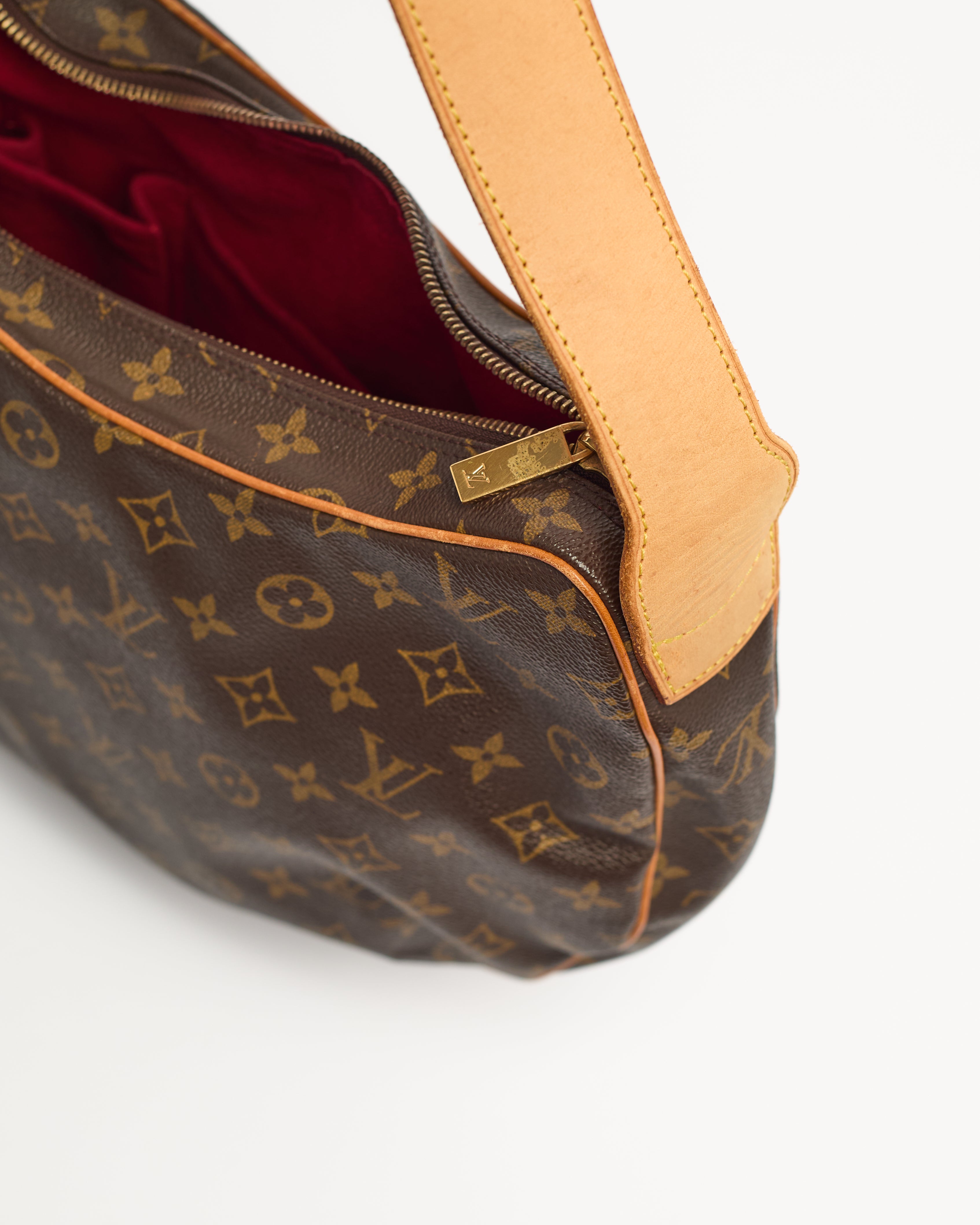 LOUIS VUITTON CROISSANT GM SADDLE SHOULDER BAG