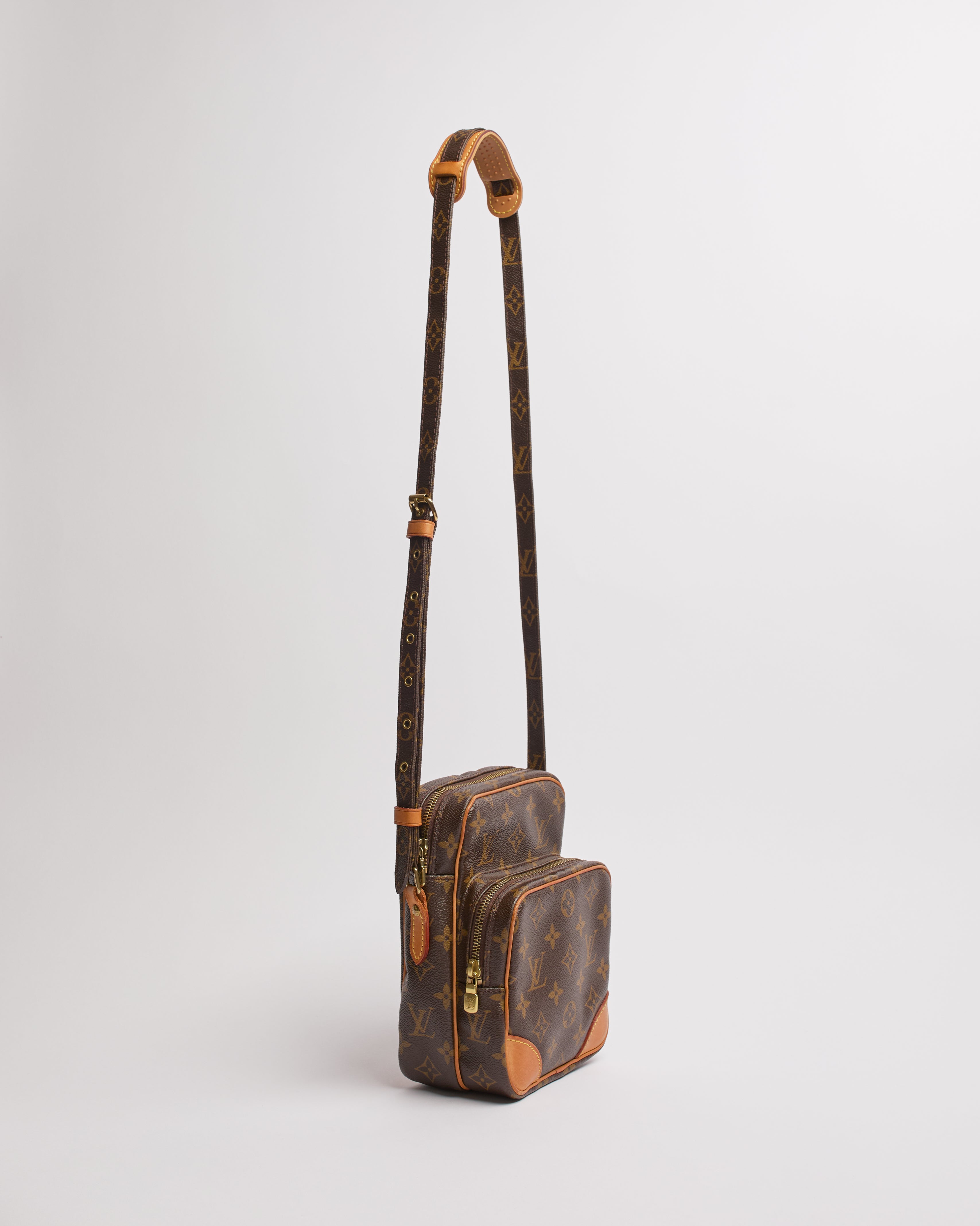 LOUIS VUITTON 2009 AMAZON CROSS BODY BAG